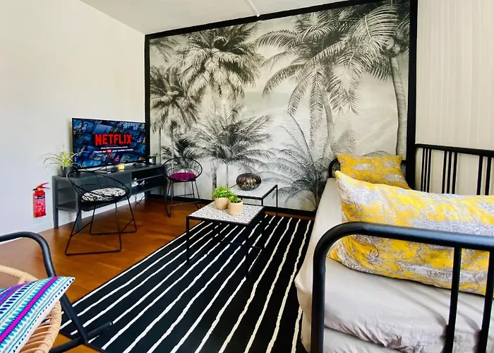 La Maison Des Plantes, Charmante, Atypique Et Cosy Pour 4 Personnes Avec Parking Et Jardin *