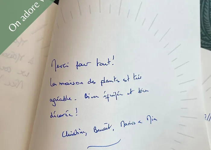 Feriehus La Maison Des Plantes, Charmante, Atypique Et Cosy Pour 4 Personnes Avec Parking Et Jardin